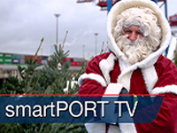 smartPORT TV: Christmas Tree Throwing in the Port of Hamburg